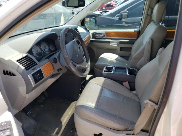 Photo 6 VIN: 2A4RR7DX3AR414761 - CHRYSLER TOWN & COU 