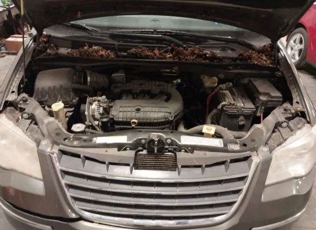 Photo 9 VIN: 2A4RR7DX4AR374724 - CHRYSLER TOWN & COUNTRY 