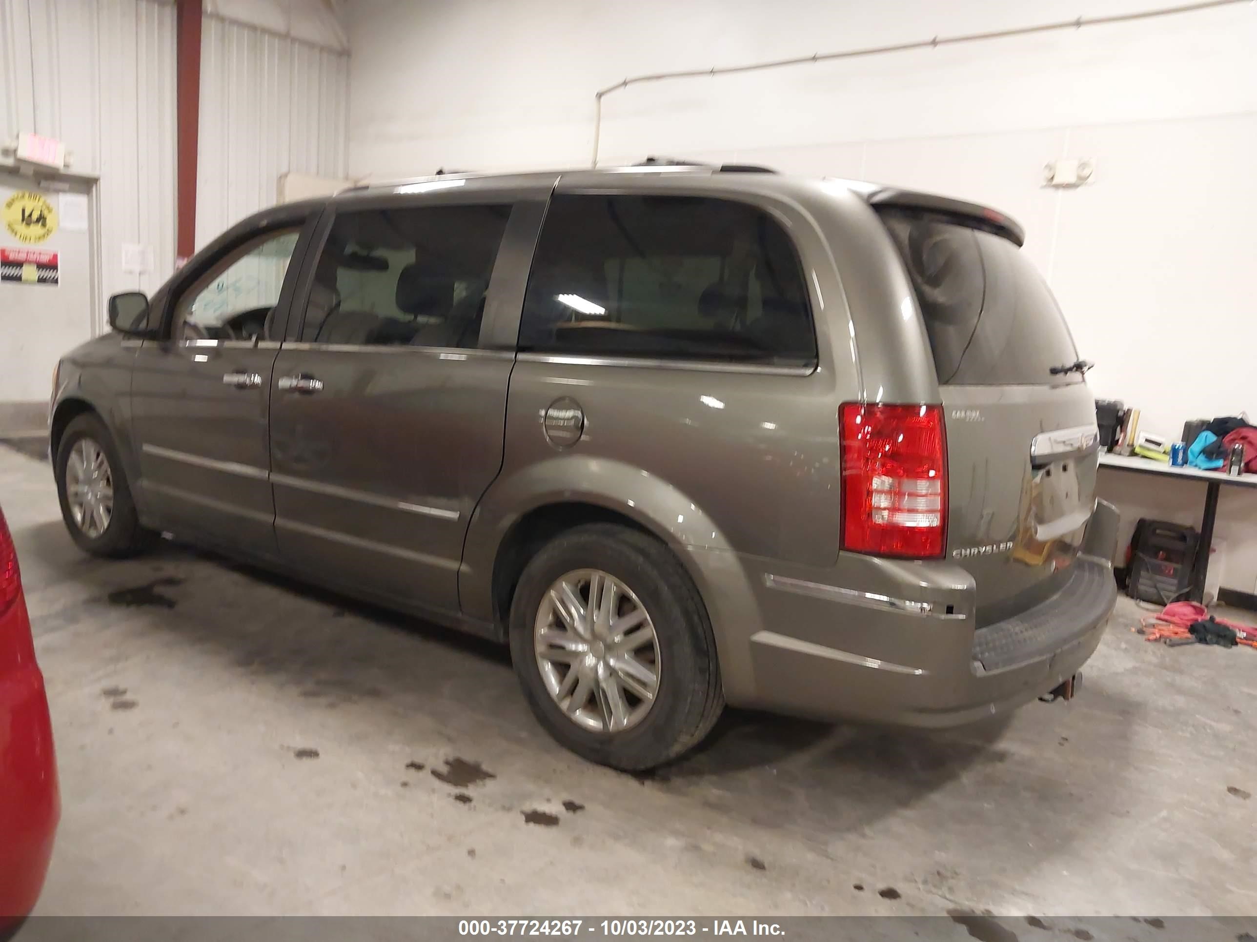 Photo 2 VIN: 2A4RR7DX4AR374724 - CHRYSLER TOWN & COUNTRY 