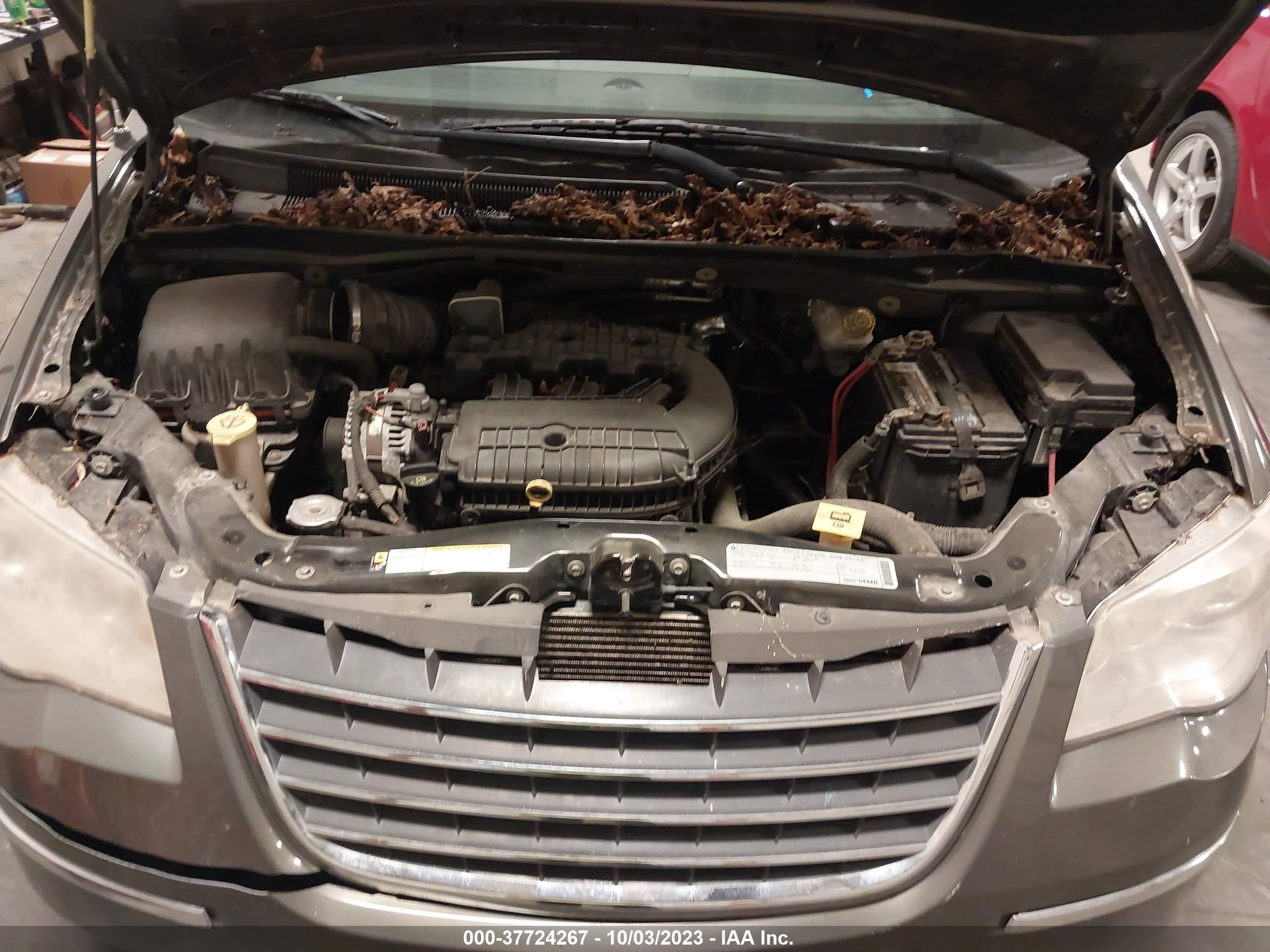 Photo 9 VIN: 2A4RR7DX4AR374724 - CHRYSLER TOWN & COUNTRY 