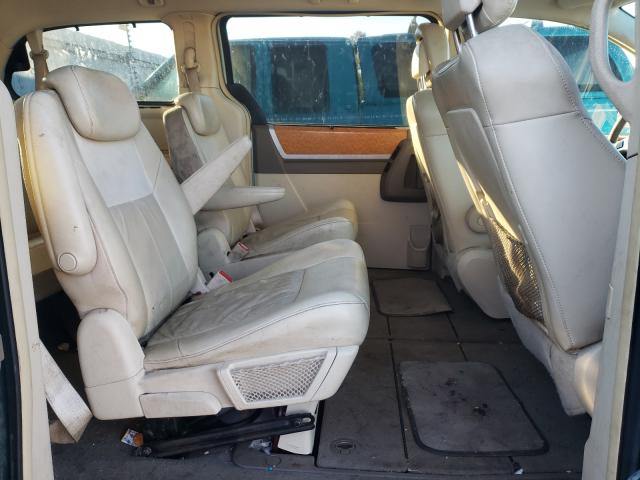 Photo 5 VIN: 2A4RR7DX5AR347192 - CHRYSLER TOWN &AMP COU 