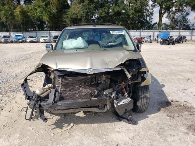 Photo 4 VIN: 2A4RR7DX5AR480387 - CHRYSLER TOWN & COU 