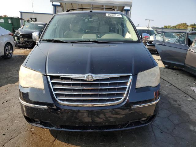 Photo 4 VIN: 2A4RR7DX6AR442005 - CHRYSLER TOWN & COU 