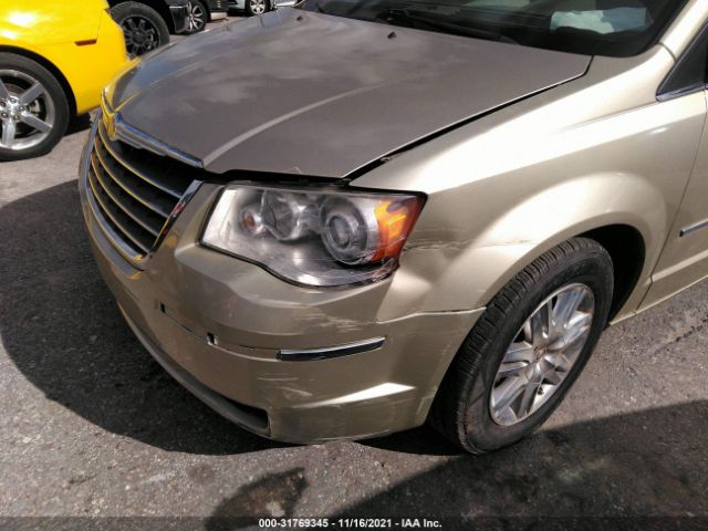 Photo 5 VIN: 2A4RR7DX9AR495068 - CHRYSLER TOWN & COUNTRY 