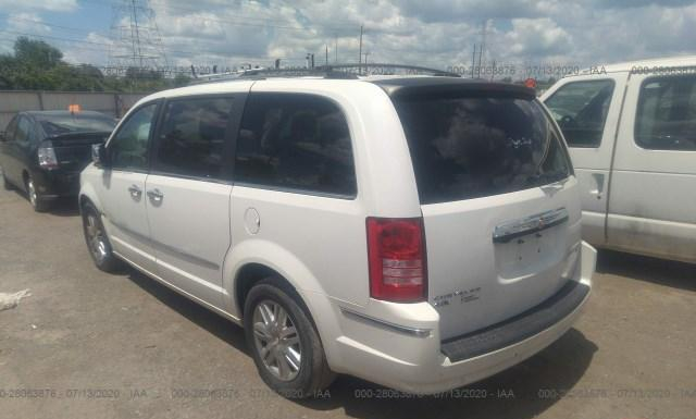 Photo 2 VIN: 2A4RR7DXXAR321851 - CHRYSLER TOWN AND COUNTRY 