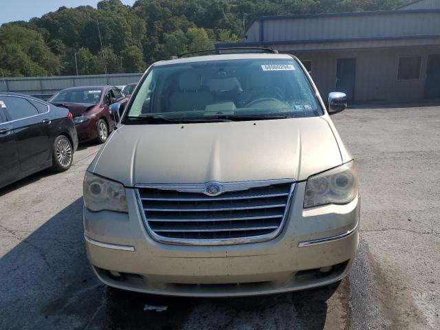 Photo 4 VIN: 2A4RR7DXXAR442119 - CHRYSLER TOWN & COU 