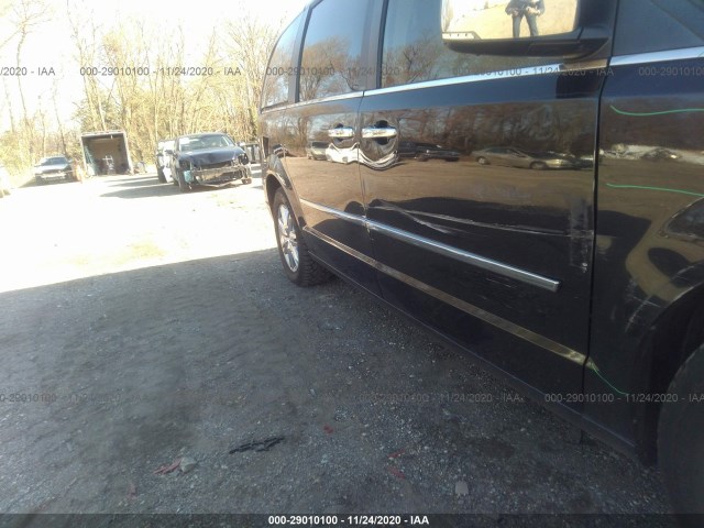 Photo 5 VIN: 2A4RR7DXXAR449569 - CHRYSLER TOWN & COUNTRY 