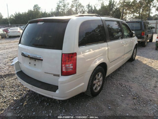 Photo 3 VIN: 2A4RR8D10AR404903 - CHRYSLER TOWN & COUNTRY 