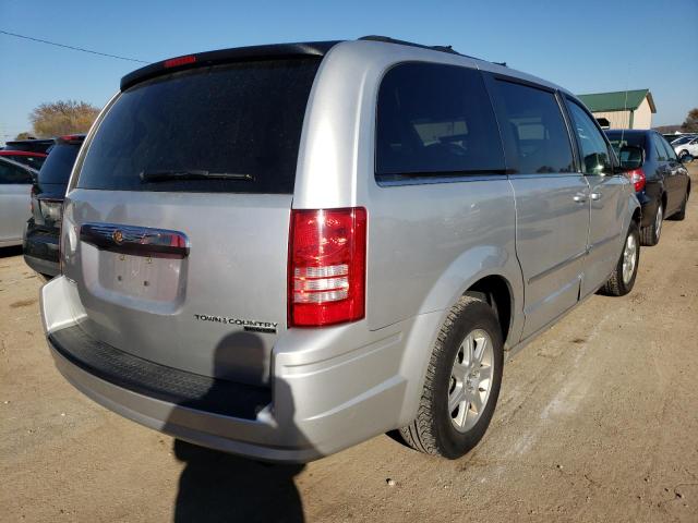 Photo 3 VIN: 2A4RR8D10AR422446 - CHRYSLER TOWN & COU 