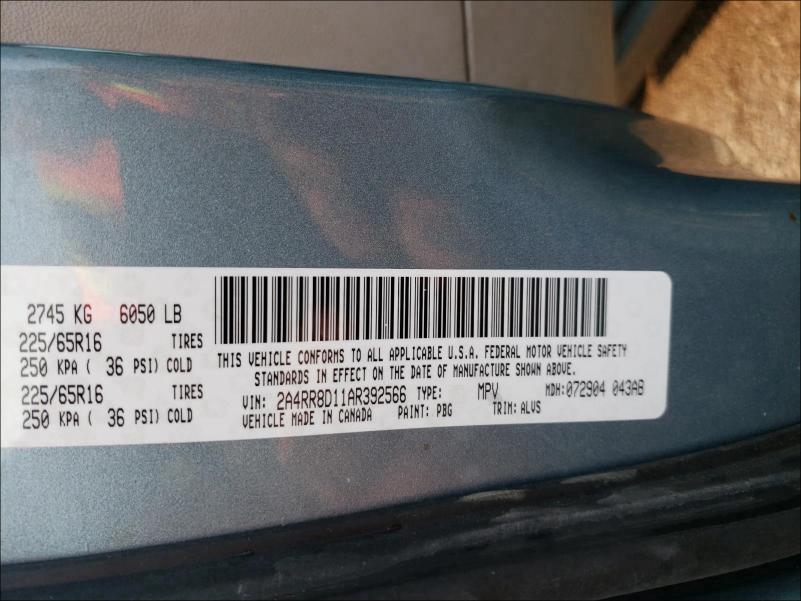 Photo 9 VIN: 2A4RR8D11AR392566 - CHRYSLER TOWN & COU 