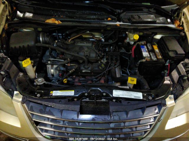 Photo 9 VIN: 2A4RR8D11AR481103 - CHRYSLER TOWN & COUNTRY 