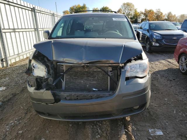 Photo 4 VIN: 2A4RR8D12AR386730 - CHRYSLER TOWN & COU 