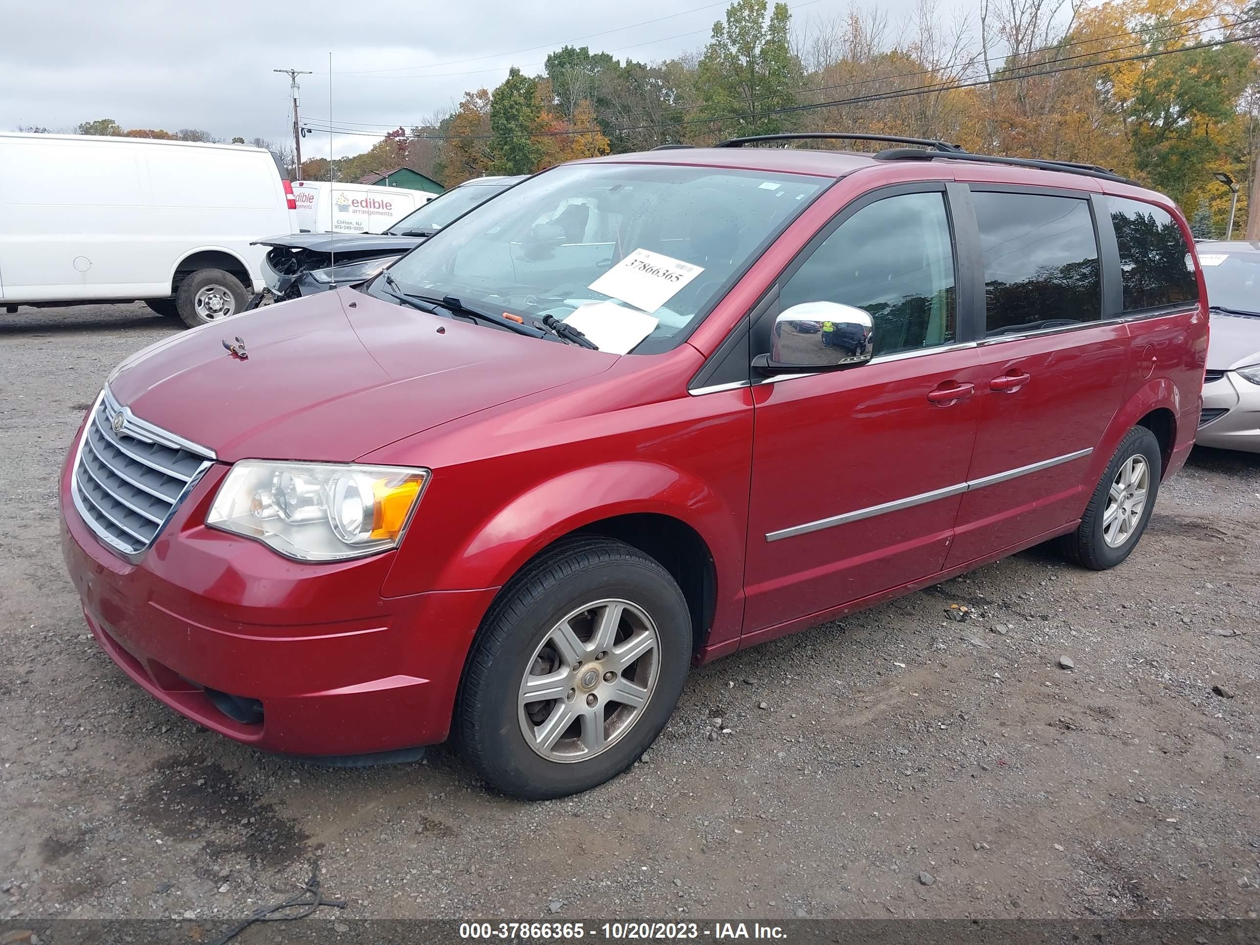 Photo 1 VIN: 2A4RR8D13AR381214 - CHRYSLER TOWN & COUNTRY 