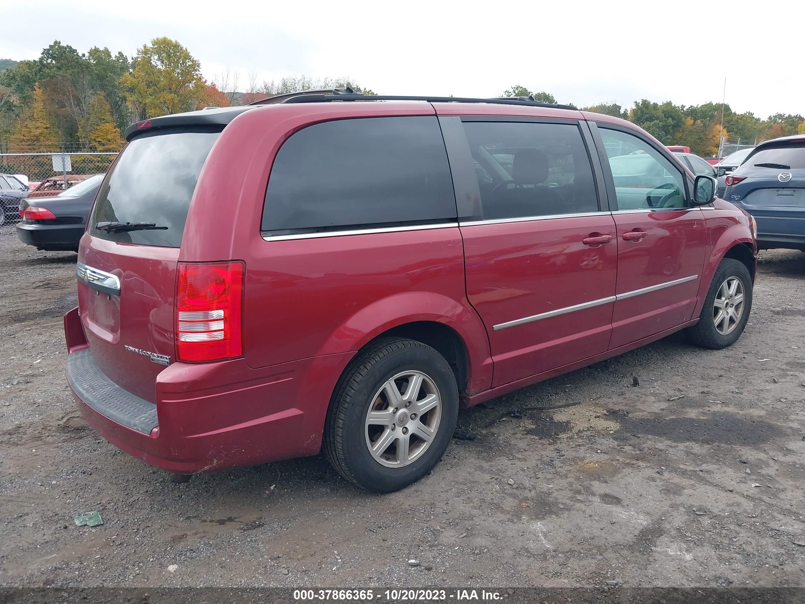 Photo 3 VIN: 2A4RR8D13AR381214 - CHRYSLER TOWN & COUNTRY 