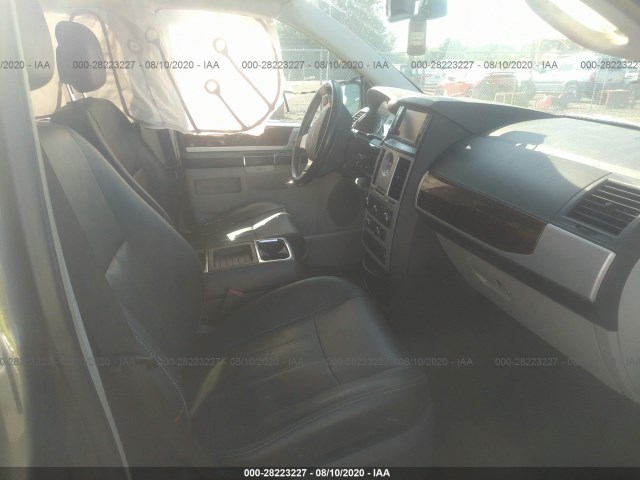 Photo 4 VIN: 2A4RR8D14AR449049 - CHRYSLER TOWN & COUNTRY 