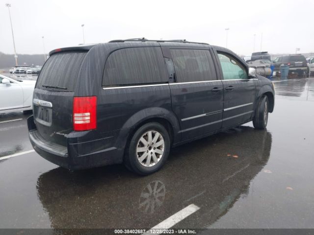 Photo 3 VIN: 2A4RR8D15AR387158 - CHRYSLER TOWN & COUNTRY 