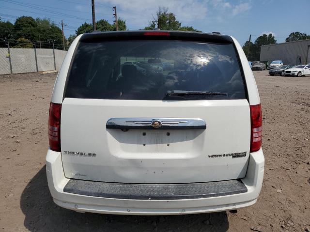 Photo 5 VIN: 2A4RR8D15AR395129 - CHRYSLER TOWN & COU 