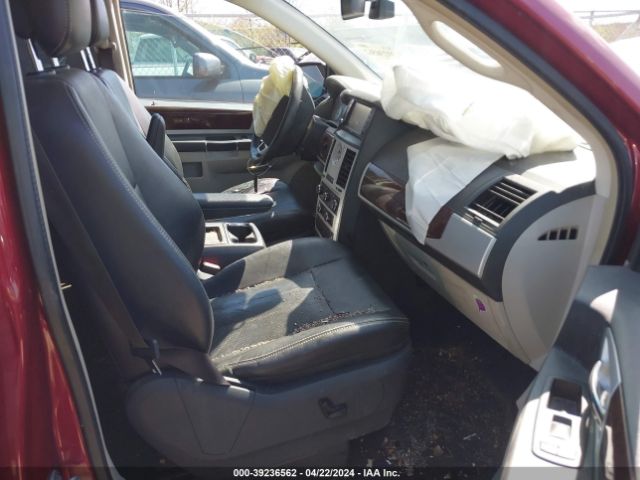 Photo 4 VIN: 2A4RR8D15AR441364 - CHRYSLER TOWN & COUNTRY 