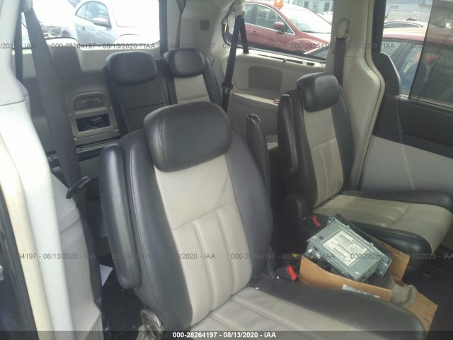 Photo 7 VIN: 2A4RR8D16AR374614 - CHRYSLER TOWN & COUNTRY 