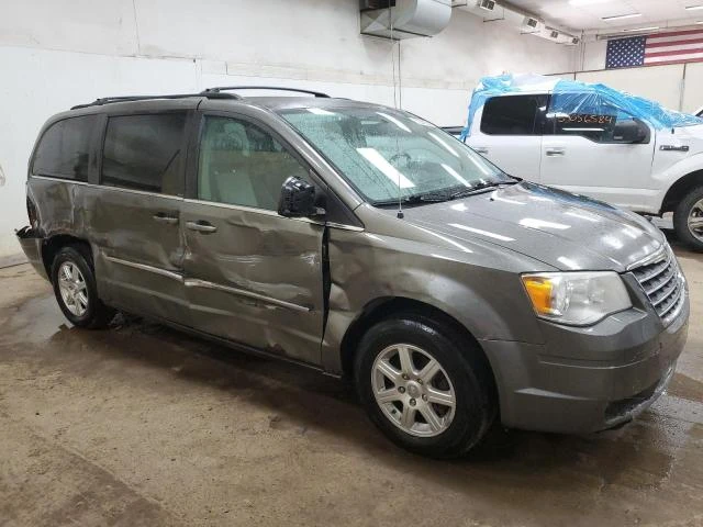 Photo 3 VIN: 2A4RR8D16AR423455 - CHRYSLER TOWN & COU 