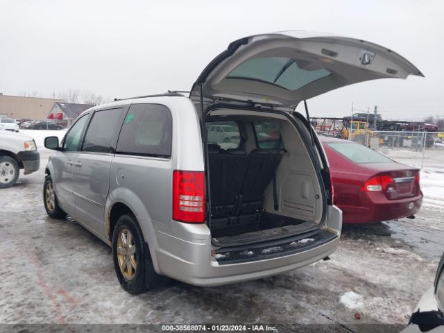 Photo 2 VIN: 2A4RR8D16AR449103 - CHRYSLER TOWN & COUNTRY 