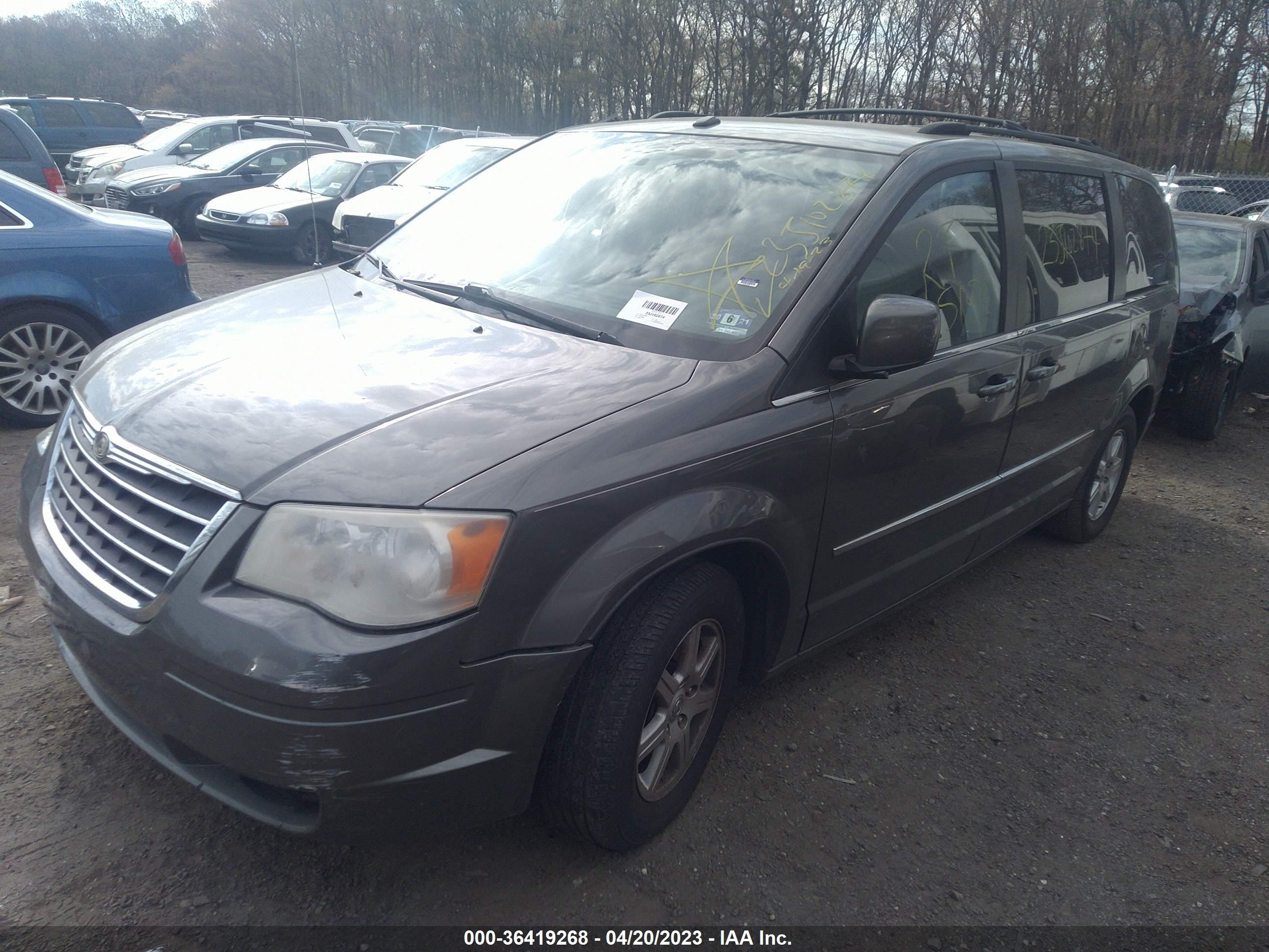 Photo 1 VIN: 2A4RR8D18AR320859 - CHRYSLER TOWN & COUNTRY 