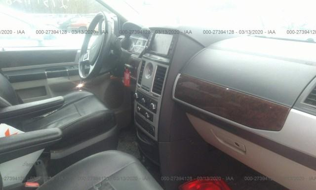 Photo 4 VIN: 2A4RR8D18AR502397 - CHRYSLER TOWN AND COUNTRY 