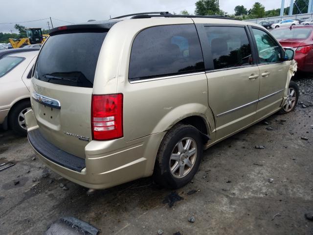 Photo 3 VIN: 2A4RR8D19AR320353 - CHRYSLER TOWN & COU 