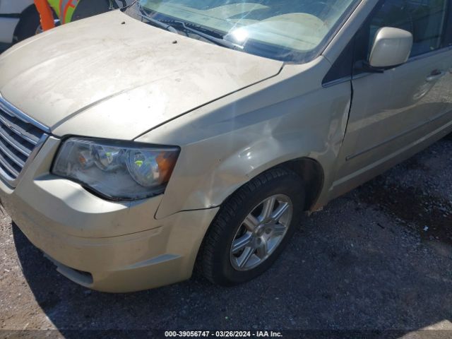 Photo 5 VIN: 2A4RR8D19AR415799 - CHRYSLER TOWN & COUNTRY 