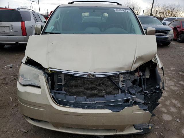 Photo 4 VIN: 2A4RR8D1XAR381484 - CHRYSLER TOWN & COU 