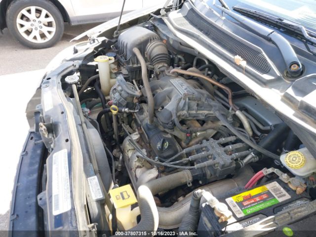 Photo 9 VIN: 2A4RR8D1XAR427816 - CHRYSLER TOWN & COUNTRY 