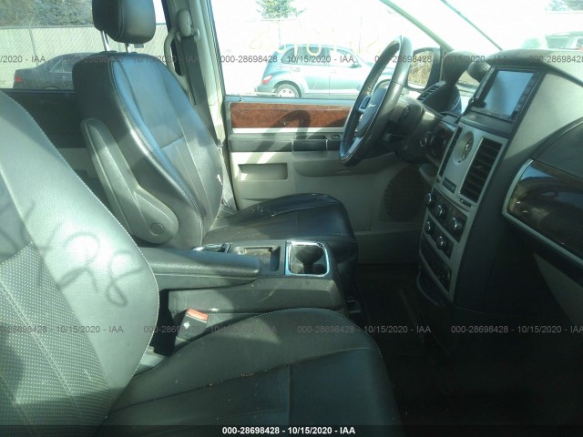 Photo 4 VIN: 2A4RR8D1XAR441778 - CHRYSLER TOWN & COUNTRY 