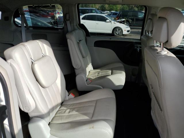 Photo 5 VIN: 2A4RR8DG0BR703667 - CHRYSLER TOWN & COU 