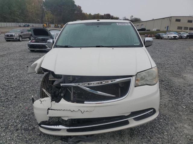 Photo 4 VIN: 2A4RR8DG0BR703779 - CHRYSLER TOWN & COU 