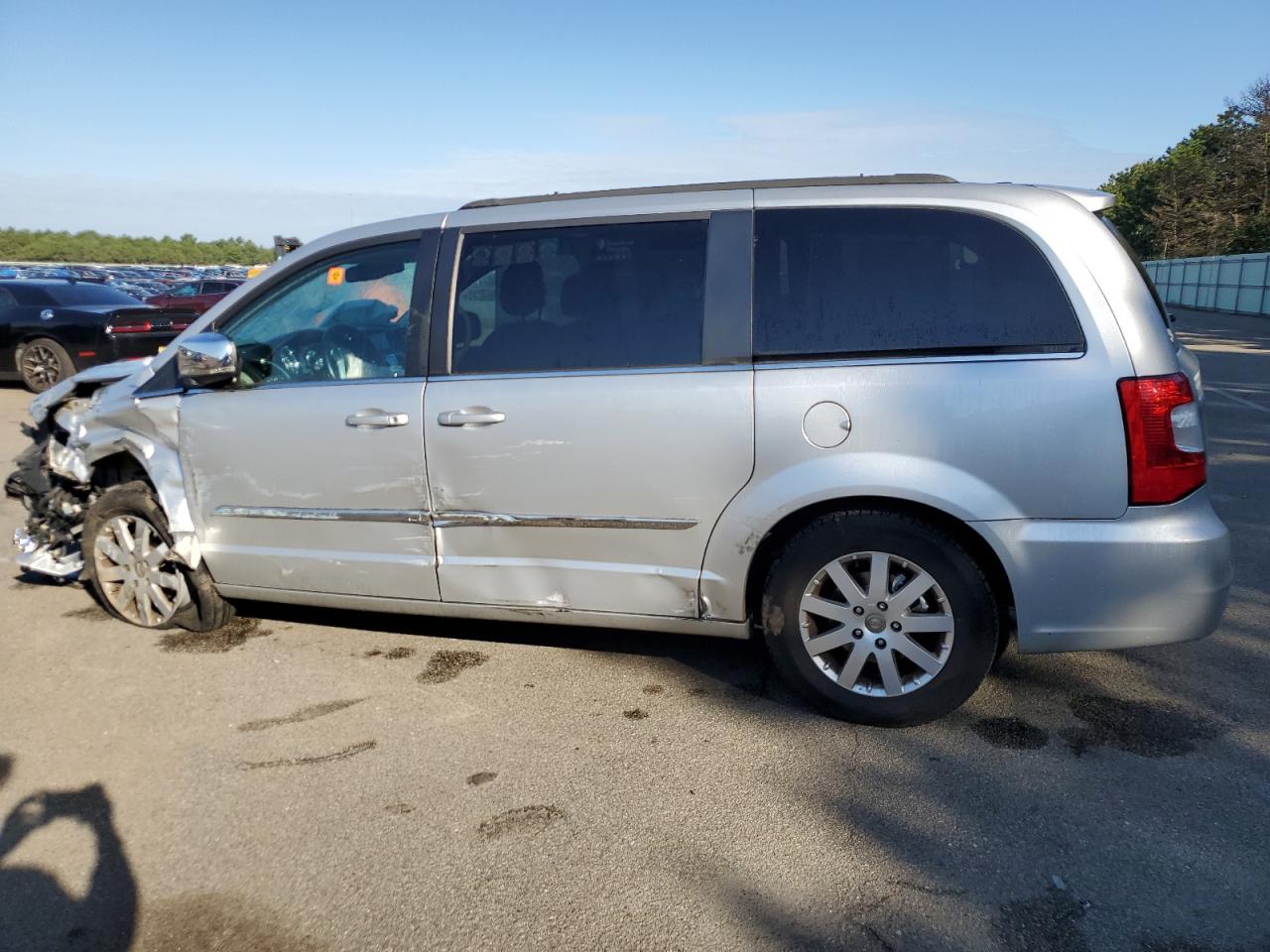 Photo 1 VIN: 2A4RR8DG1BR745071 - CHRYSLER TOWN & COUNTRY 