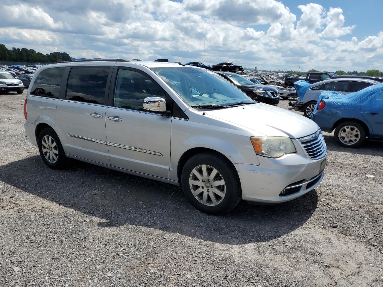 Photo 3 VIN: 2A4RR8DG1BR759861 - CHRYSLER TOWN & COUNTRY 