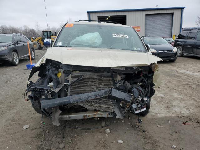 Photo 4 VIN: 2A4RR8DG2BR614019 - CHRYSLER TOWN & COU 