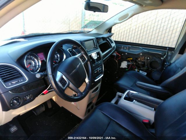 Photo 4 VIN: 2A4RR8DG2BR618121 - CHRYSLER TOWN & COUNTRY 