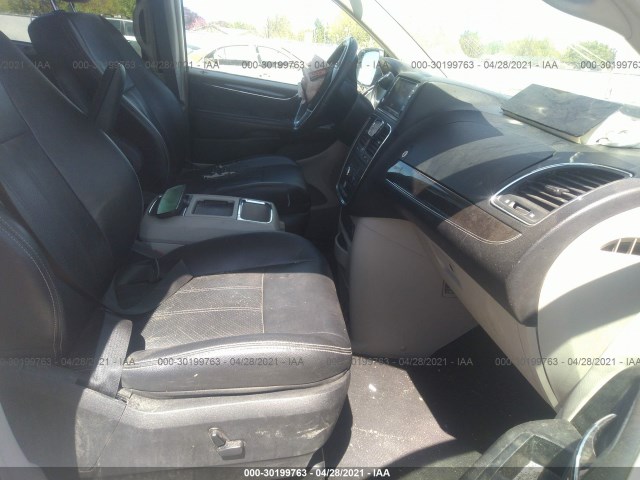 Photo 4 VIN: 2A4RR8DG2BR669408 - CHRYSLER TOWN & COUNTRY 