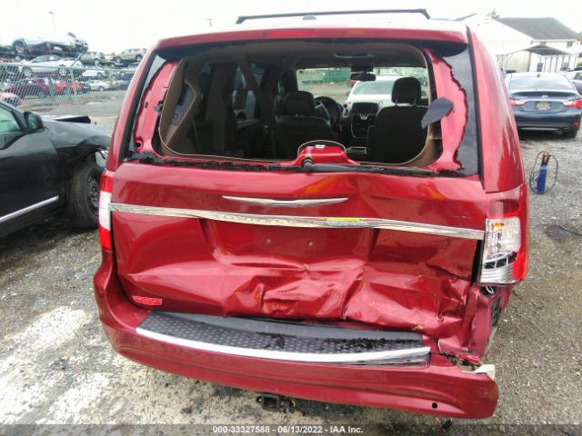 Photo 5 VIN: 2A4RR8DG2BR704304 - CHRYSLER TOWN & COUNTRY 