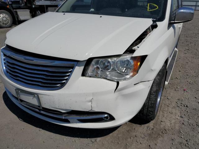 Photo 8 VIN: 2A4RR8DG2BR721829 - CHRYSLER TOWN & COU 