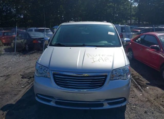 Photo 5 VIN: 2A4RR8DG2BR781853 - CHRYSLER TOWN & COUNTRY 