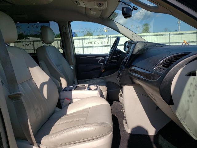 Photo 4 VIN: 2A4RR8DG3BR610223 - CHRYSLER TOWN & COU 