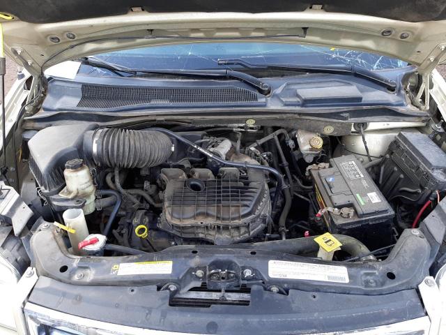 Photo 6 VIN: 2A4RR8DG3BR615874 - CHRYSLER TOWN & COU 