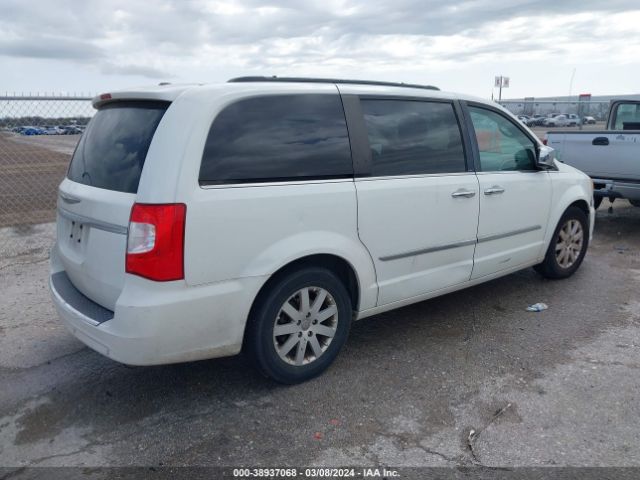 Photo 3 VIN: 2A4RR8DG3BR645506 - CHRYSLER TOWN & COUNTRY 