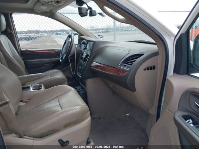 Photo 4 VIN: 2A4RR8DG3BR645506 - CHRYSLER TOWN & COUNTRY 