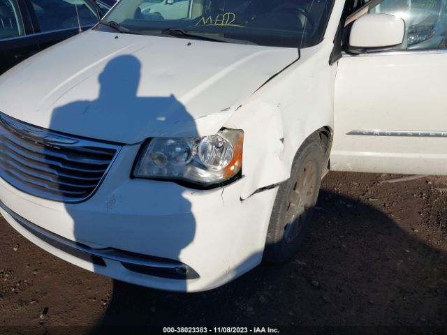 Photo 5 VIN: 2A4RR8DG3BR677288 - CHRYSLER TOWN & COUNTRY 