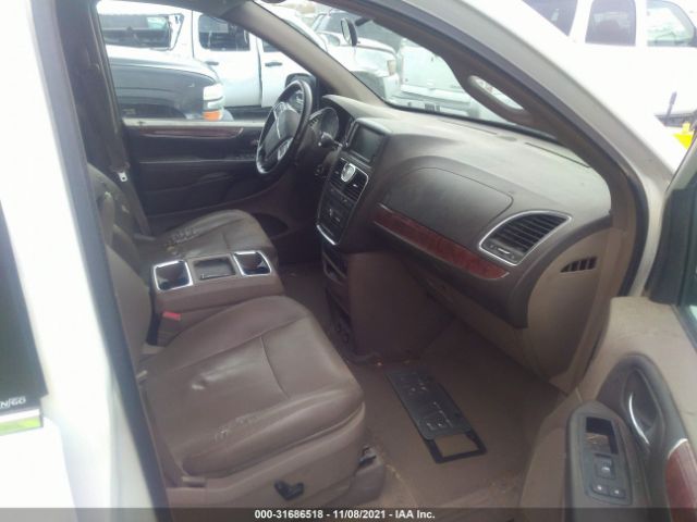 Photo 4 VIN: 2A4RR8DG3BR679901 - CHRYSLER TOWN & COUNTRY 