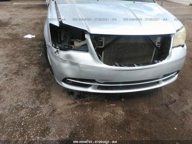 Photo 5 VIN: 2A4RR8DG3BR694754 - CHRYSLER TOWN & COUNTRY 