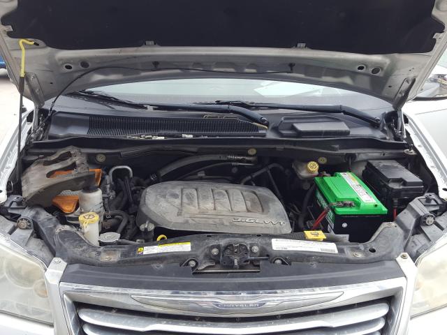 Photo 6 VIN: 2A4RR8DG4BR635650 - CHRYSLER TOWN & COU 